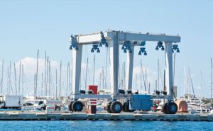 Ardaithe bád 200ton agus bád Crane